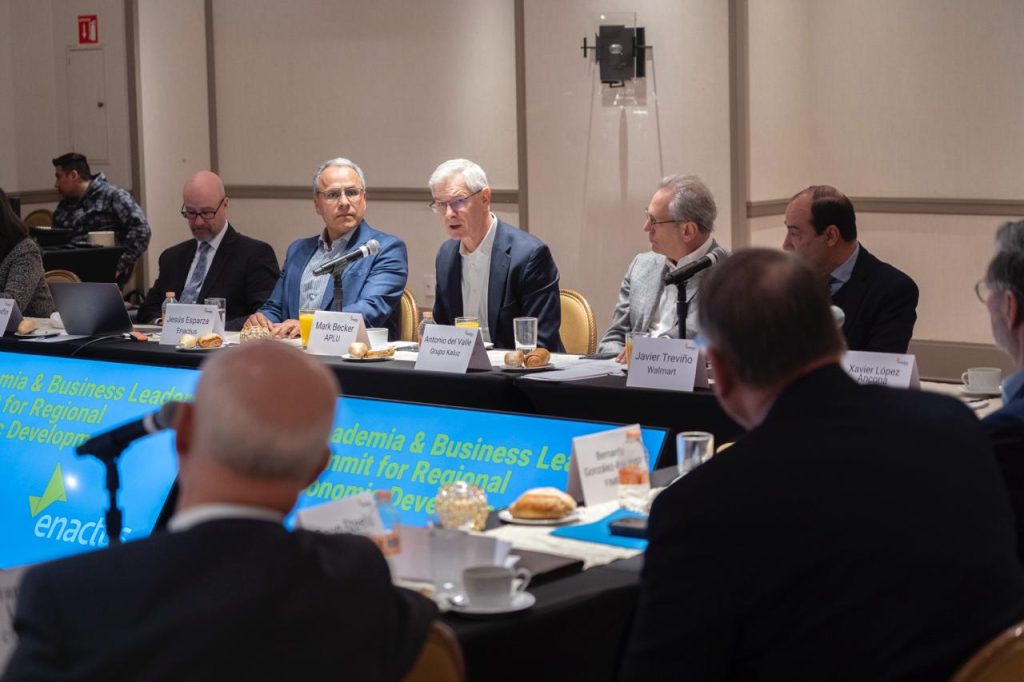 APLU President Becker speaking at higher education-business leader roundtable
