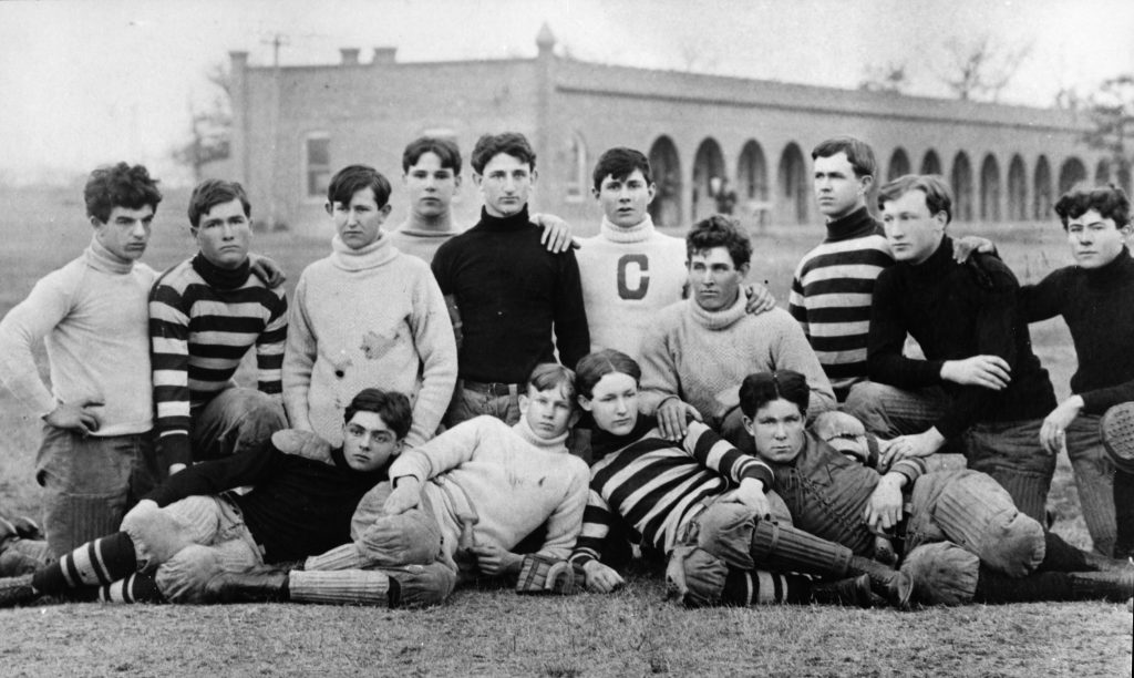A black and white photo of UT Arlington's first football team.